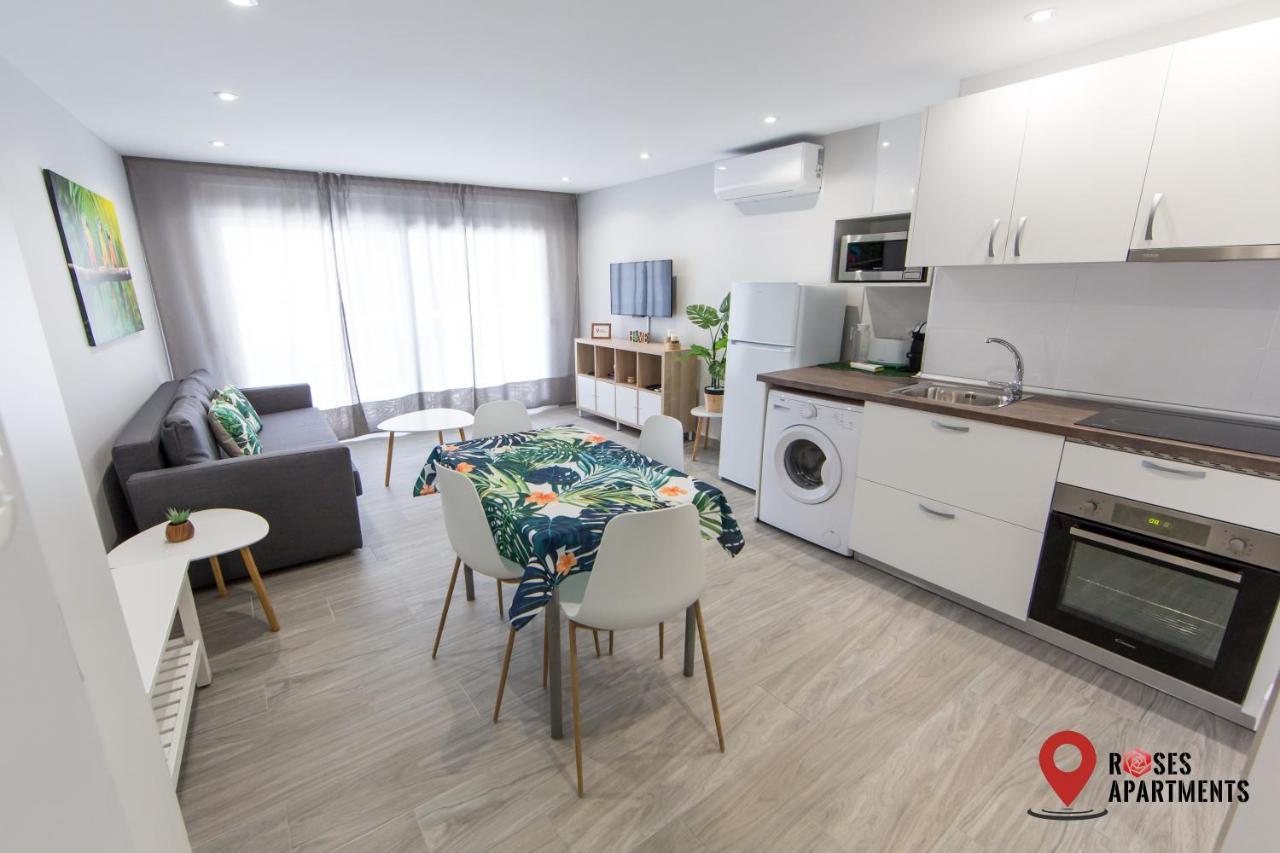 Roses Apartments Tropical Loft Vista Mar Lateral Dış mekan fotoğraf