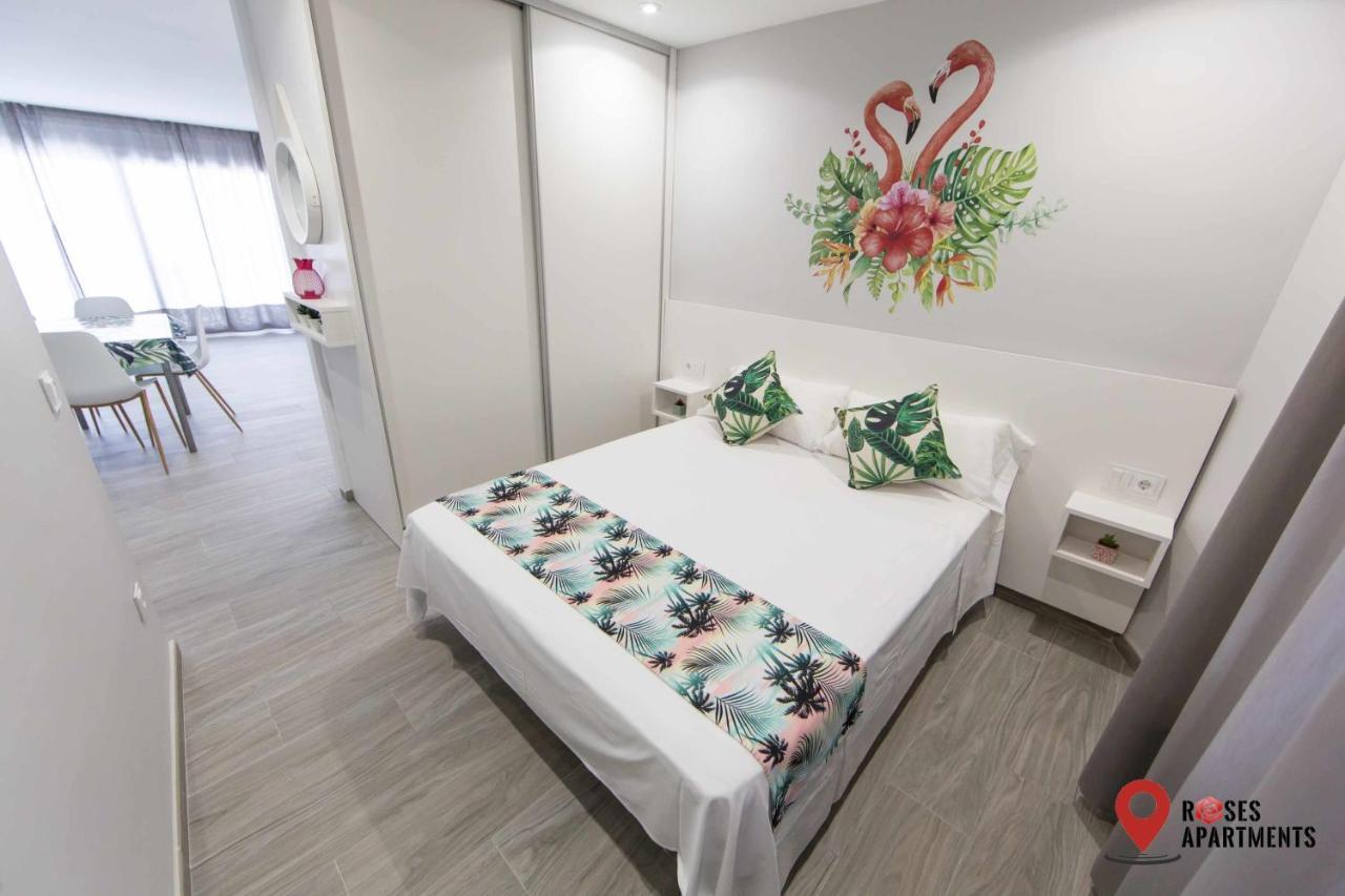 Roses Apartments Tropical Loft Vista Mar Lateral Dış mekan fotoğraf