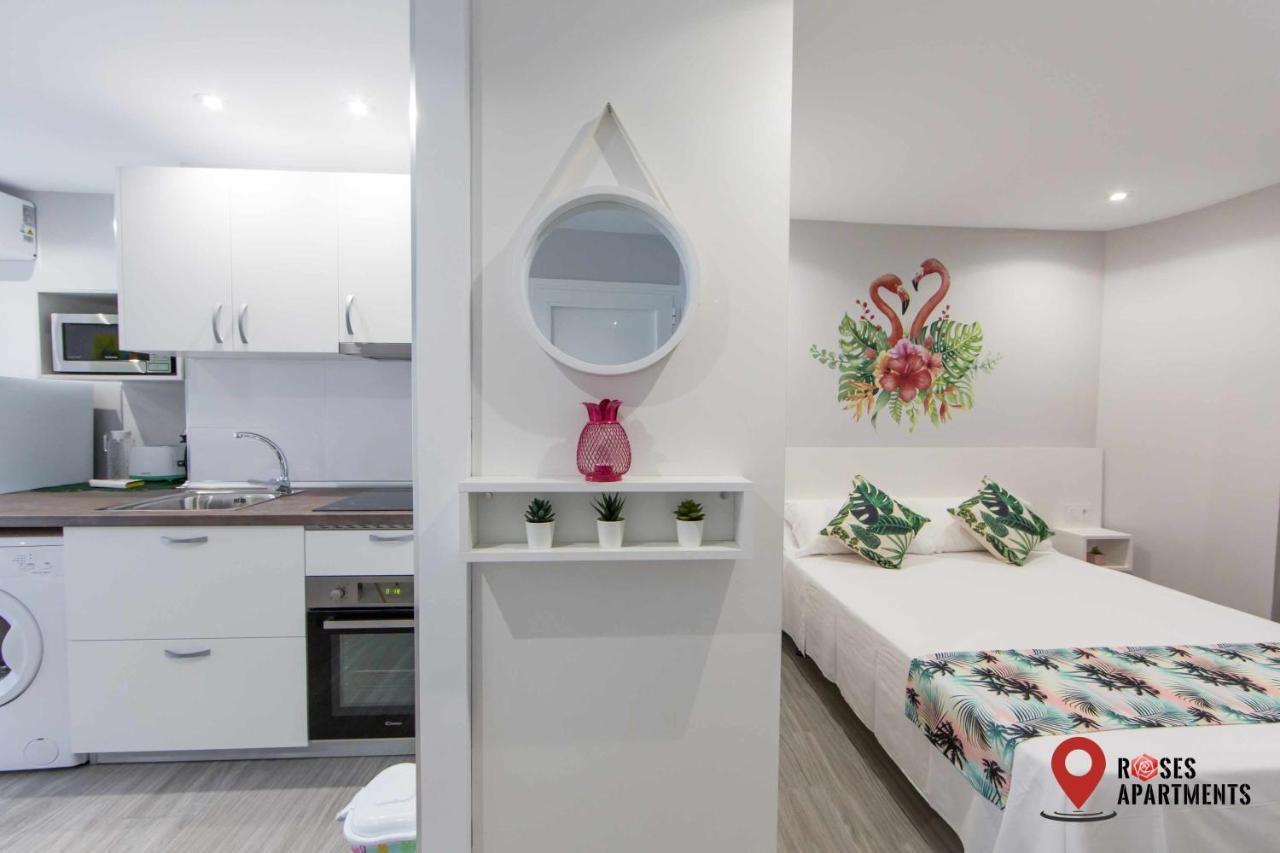 Roses Apartments Tropical Loft Vista Mar Lateral Dış mekan fotoğraf
