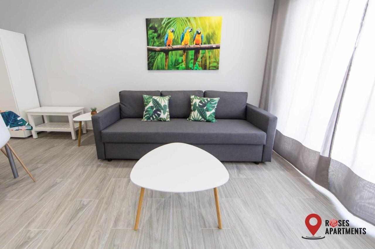 Roses Apartments Tropical Loft Vista Mar Lateral Dış mekan fotoğraf