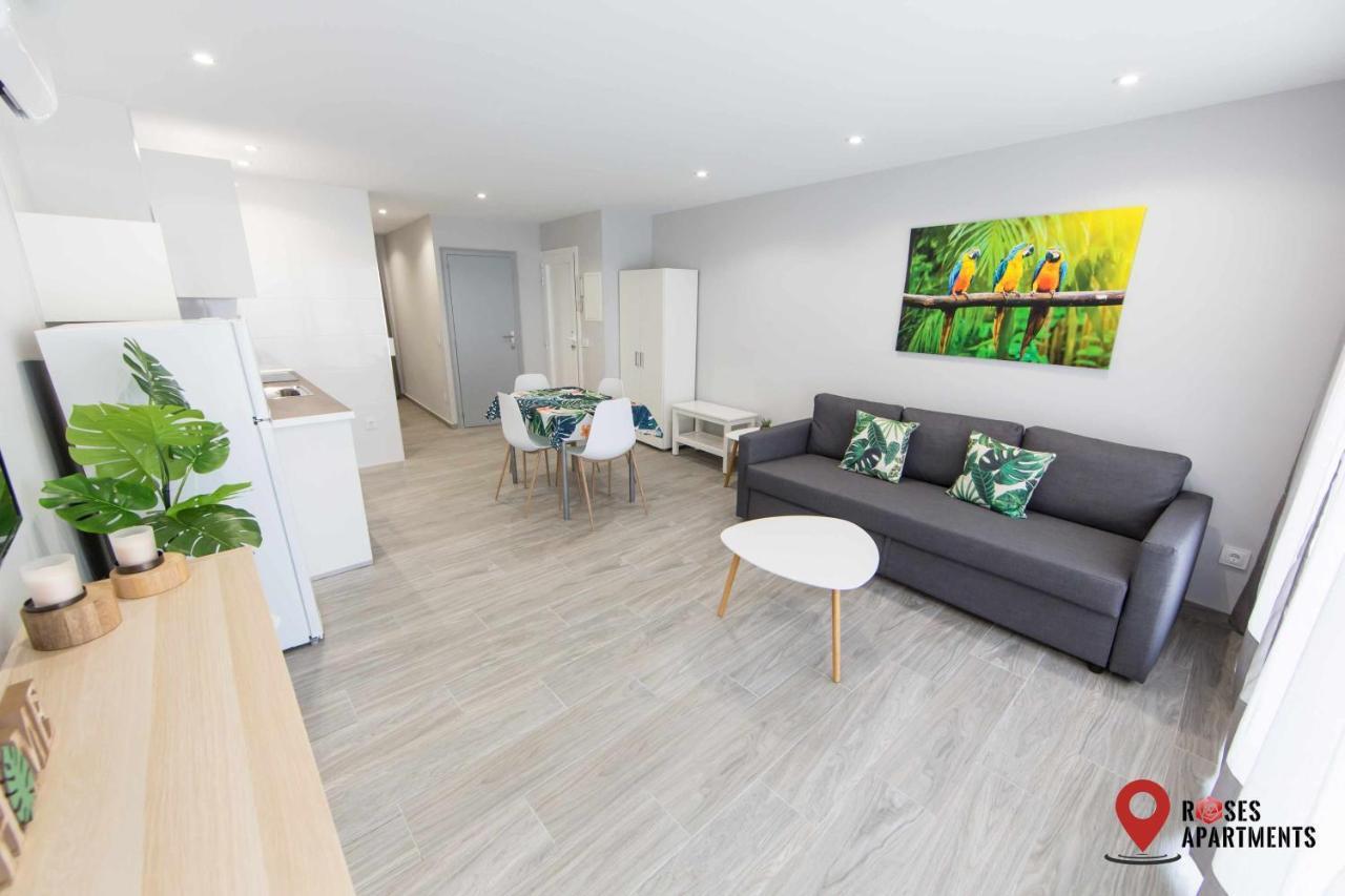 Roses Apartments Tropical Loft Vista Mar Lateral Dış mekan fotoğraf