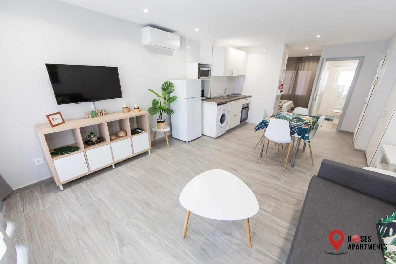 Roses Apartments Tropical Loft Vista Mar Lateral Dış mekan fotoğraf